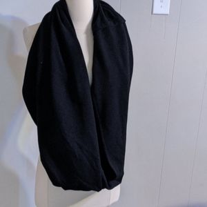 Beyond Yoga Inner Circle Snap Scarf